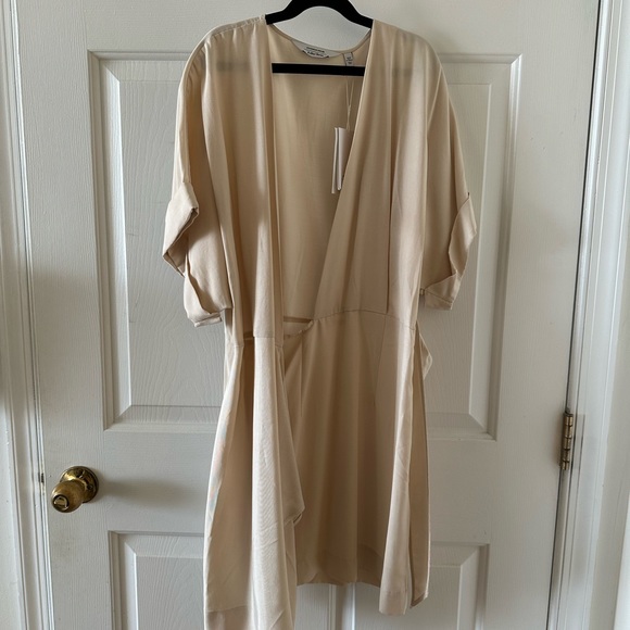 & other stories cream wrap dress, NWT - Picture 4 of 6